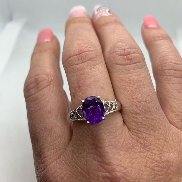 Genuine Amethyst Ring in Platinum Bond Brass - Picture 5 of 6